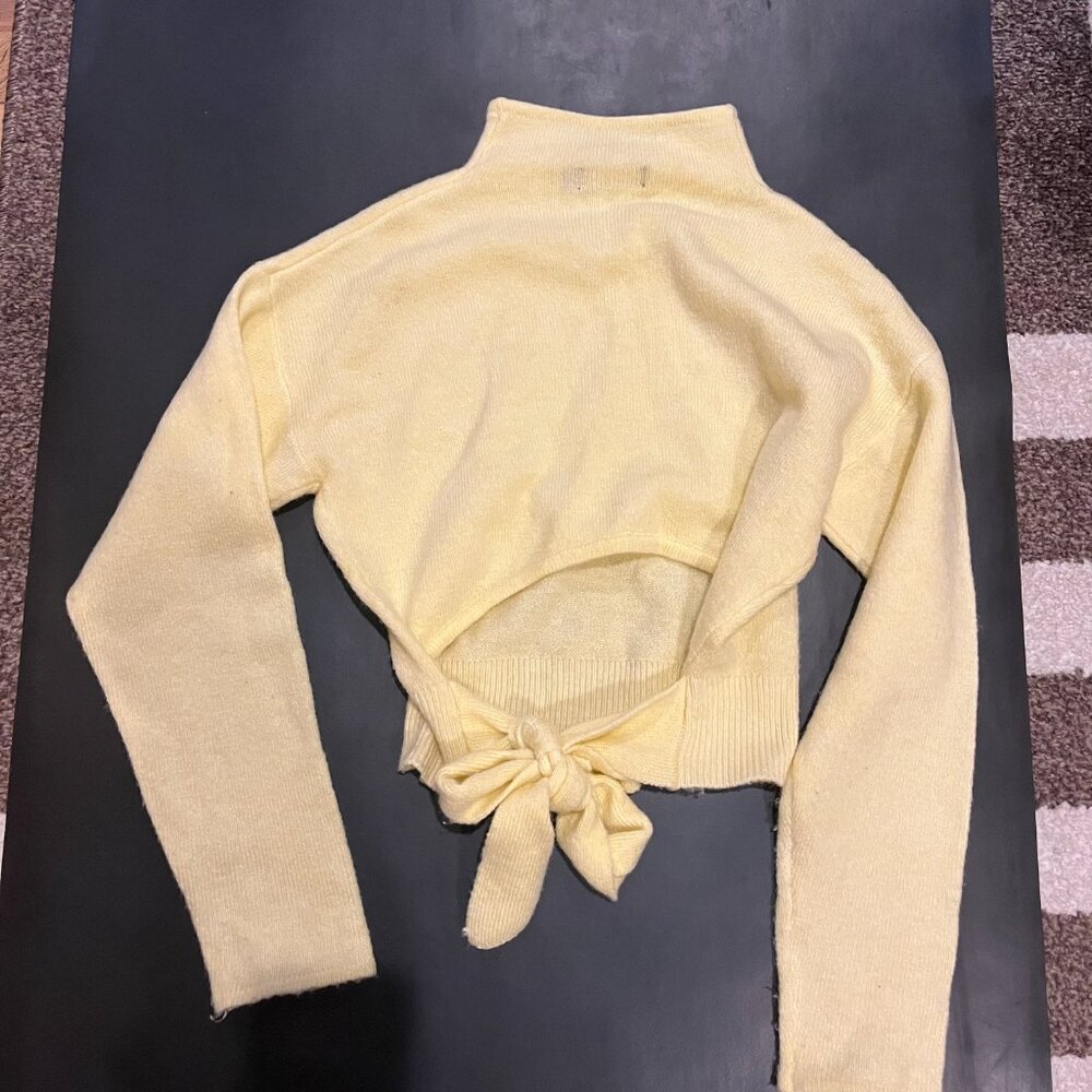 Glassons pastel yellow tie-back knit sweater